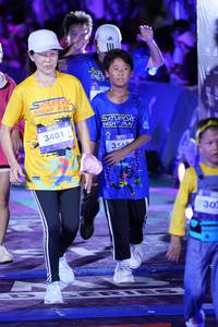 BIB: 3401, 3569
                            <button type="button" onclick="openModal(26226301)" class="btn btn-primary btn-sm float-right btn-popup" data-toggle="modal" data-target=".modal-high-quality">
                        <i class="fas fa-shopping-cart"></i> Add to Cart
                    </button>
                                            <button type="button" onclick="isThisMe(26226301, true)" class="btn btn-success btn-sm float-right btn-popup btn-isme hidden" data-toggle="tooltip" data-placement="bottom" title="นี่คือรูปของคุณใช่ไหม คลิกที่นี่เพื่อเอาเข้าอัลบั้ม">
                        <i class="fas fa-plus"></i> Add to album
                    </button>
                    <button type="button" onclick="isThisMe(26226301, false)" class="btn btn-warning btn-sm float-right btn-popup btn-isnotme hidden">
                        <i class="fas fa-ban"></i> Remove from album
                    </button>